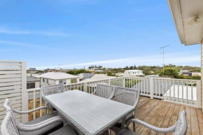 Seaside Retreat - Steps from Surf and Cafes, Ocean Grove